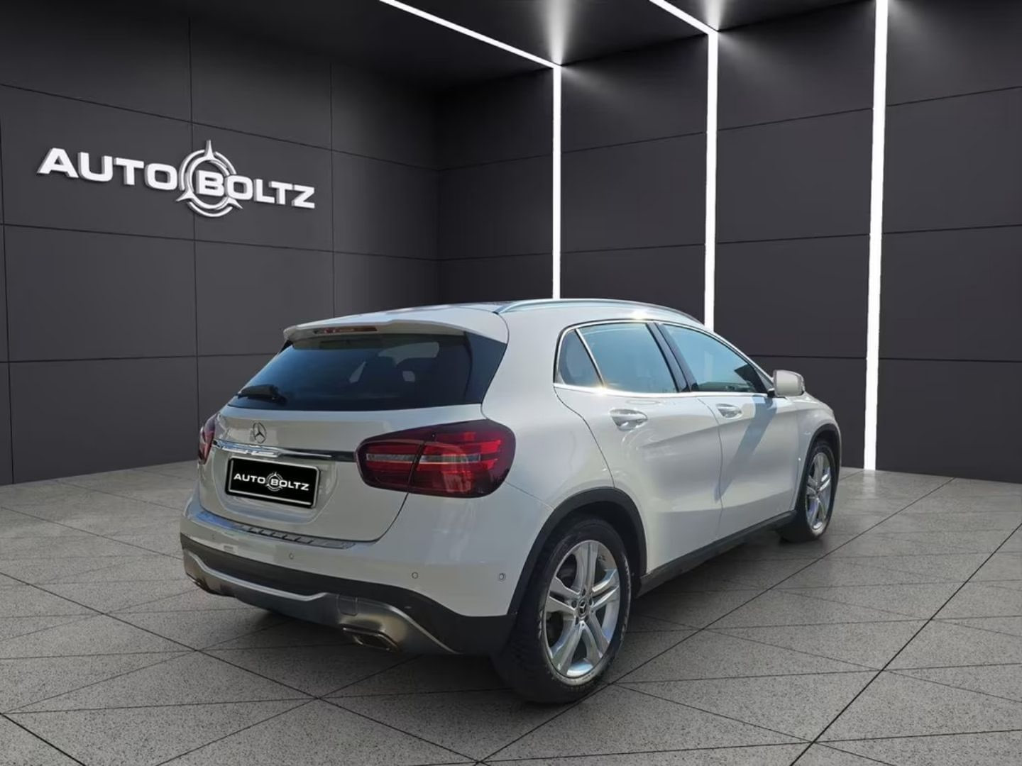 Mercedes-Benz GLA 180 — фото 4