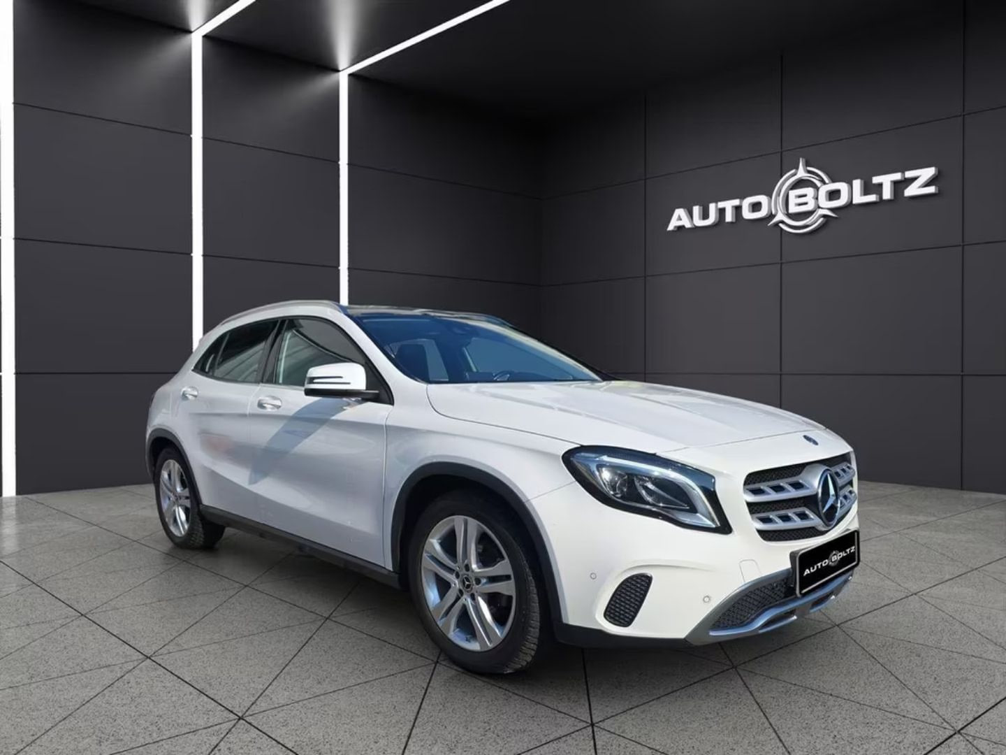 Mercedes-Benz GLA 180 — фото 10