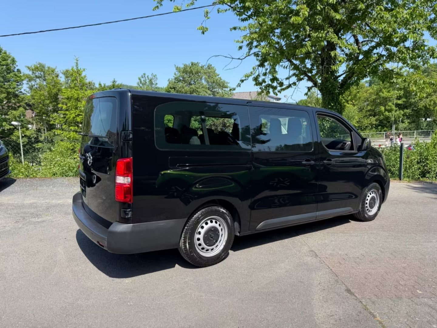 Opel Vivaro — фото 5