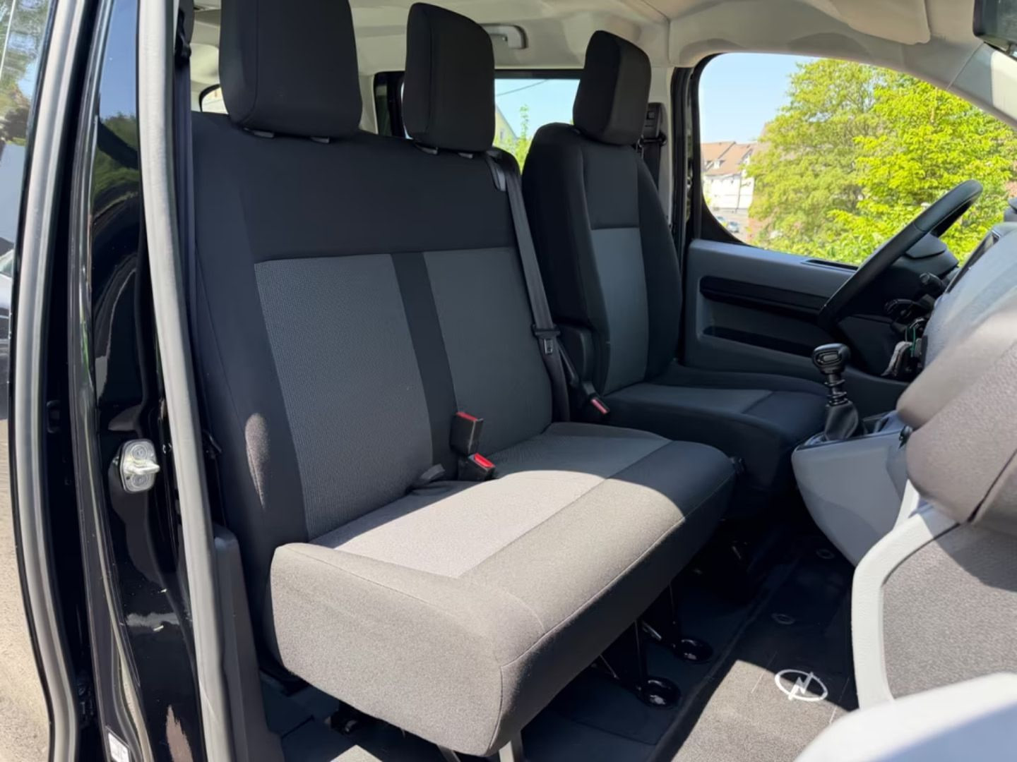 Opel Vivaro — фото 11