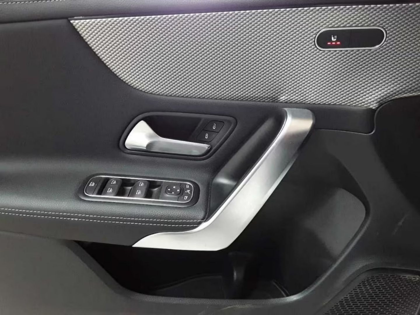 Mercedes-Benz CLA 200 — фото 2
