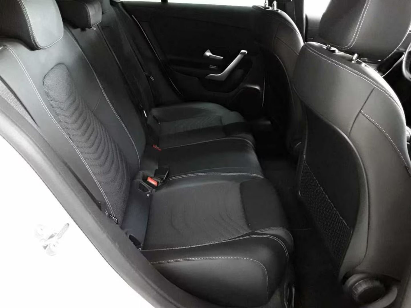 Mercedes-Benz CLA 200 — фото 10