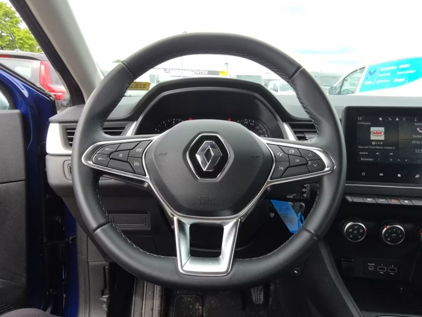 Renault Captur — фото 15