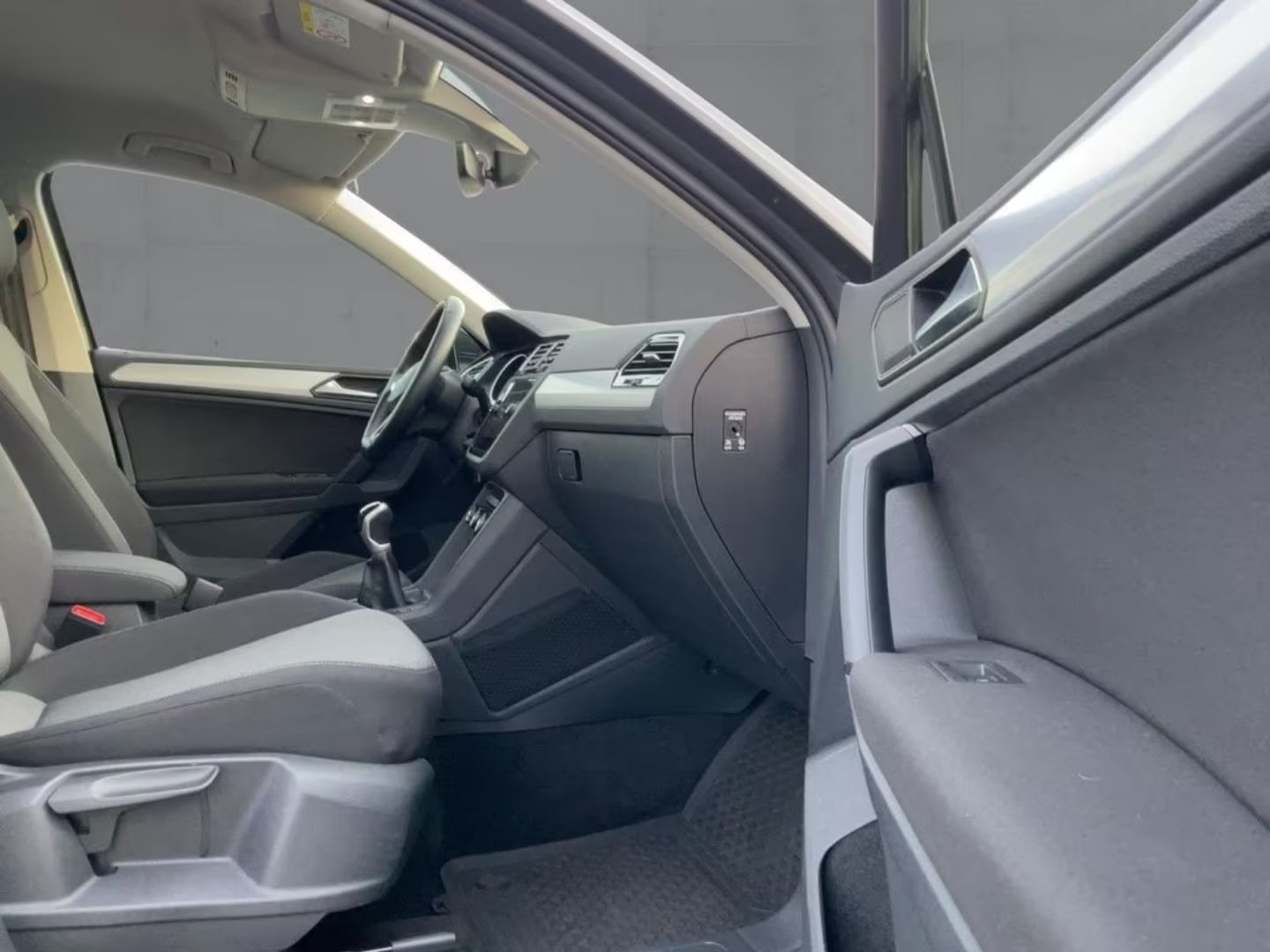 Volkswagen Tiguan — фото 9