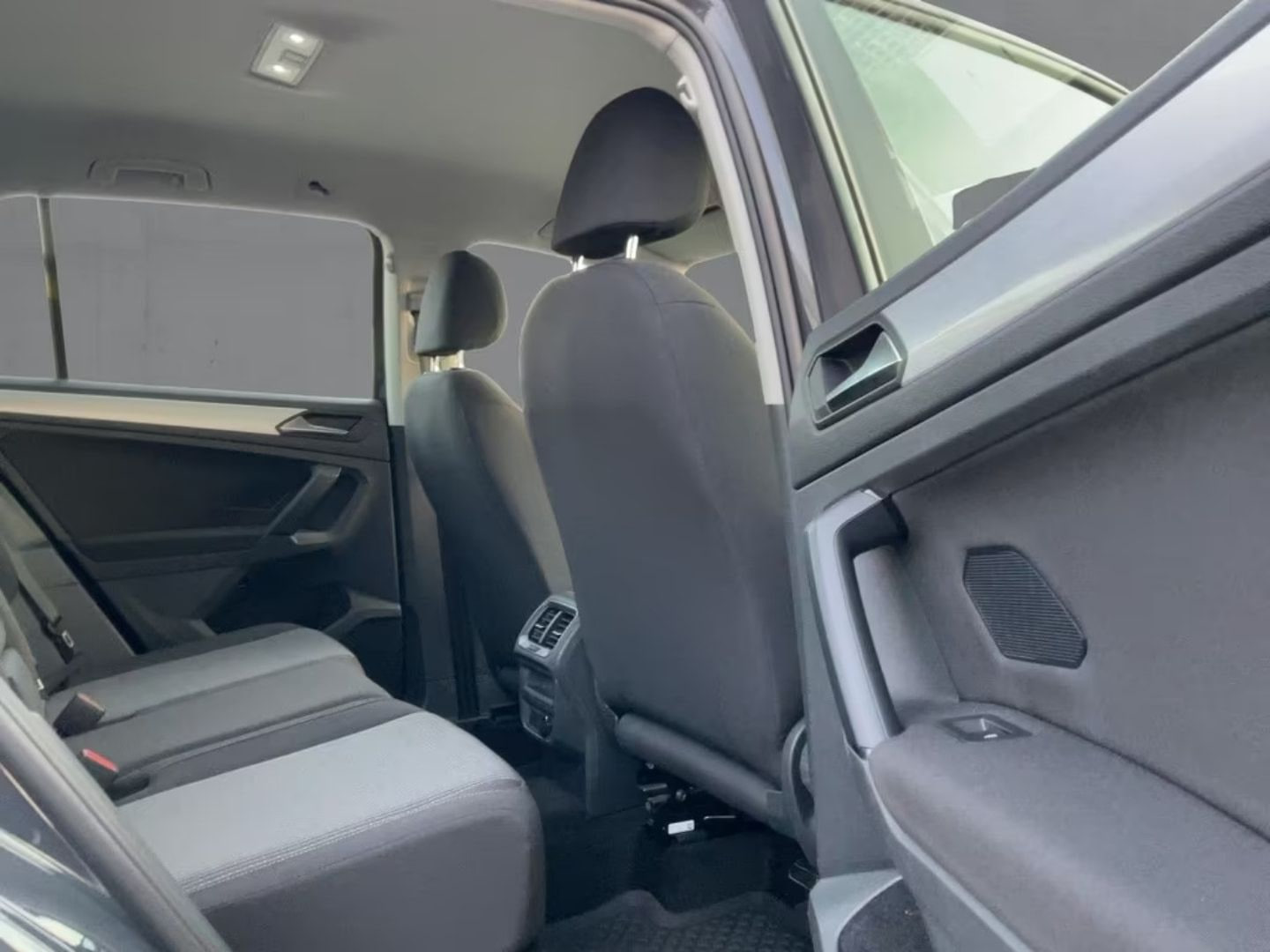 Volkswagen Tiguan — фото 10