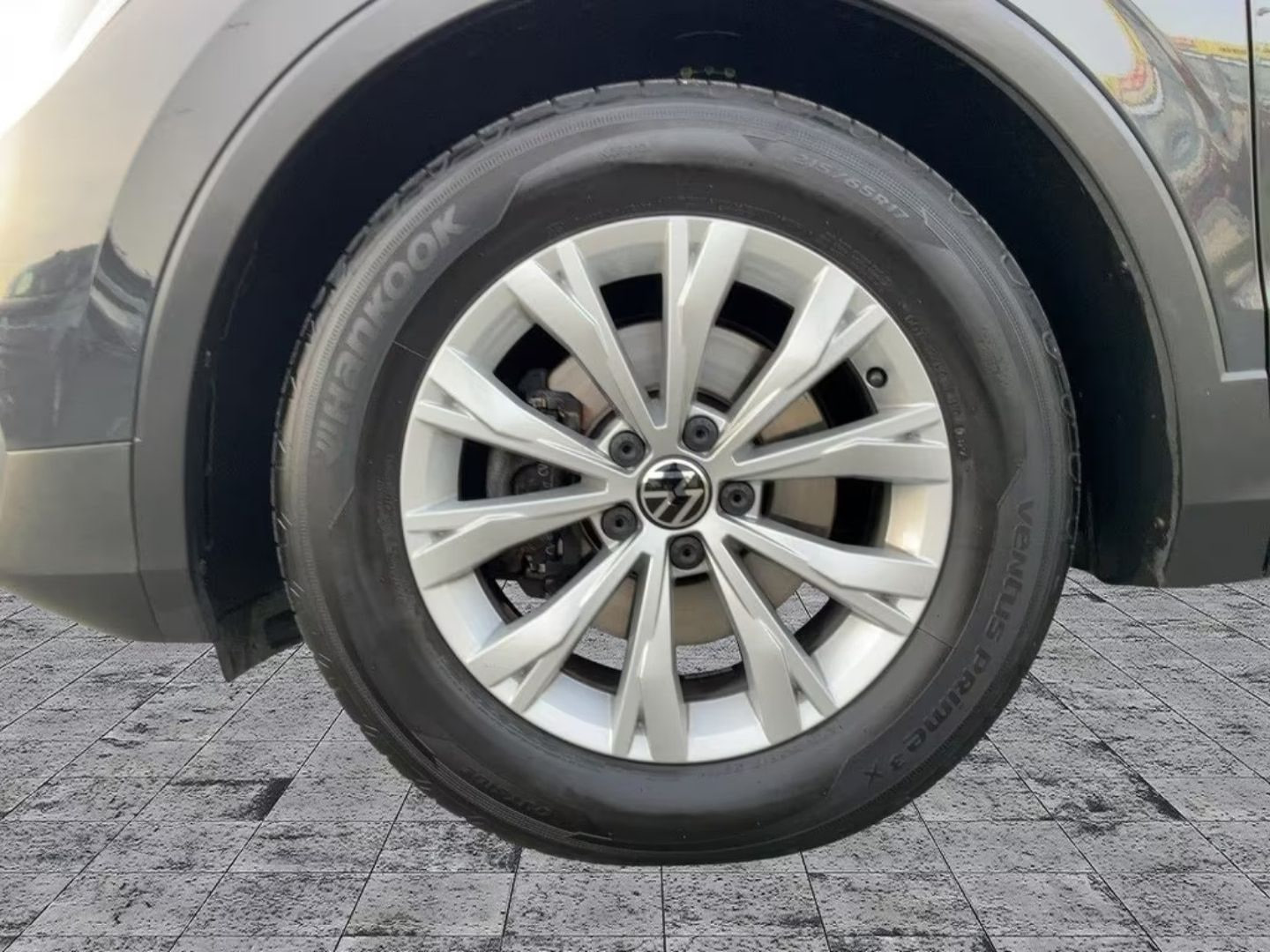 Volkswagen Tiguan — фото 14