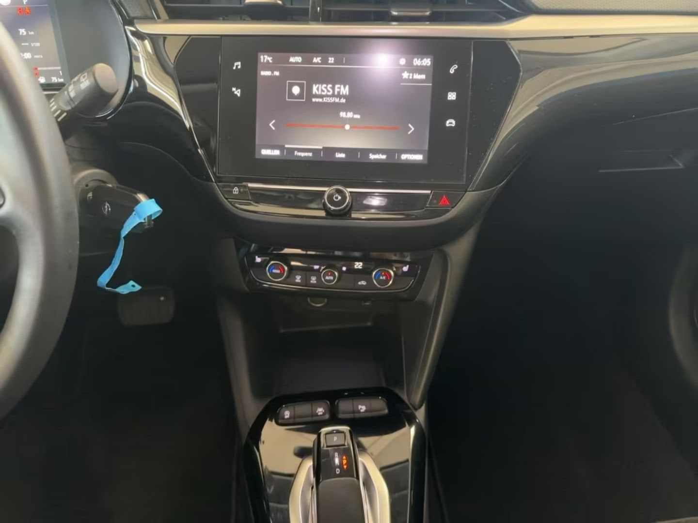 Opel Corsa — фото 12