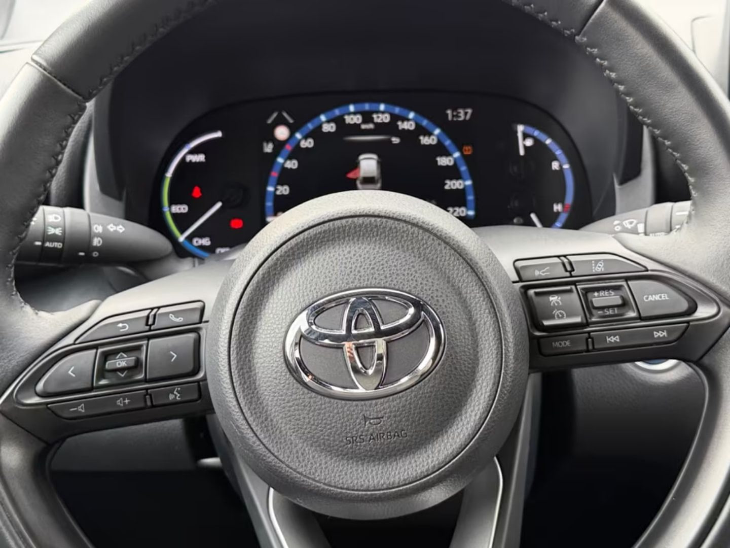Toyota Yaris Cross — фото 8