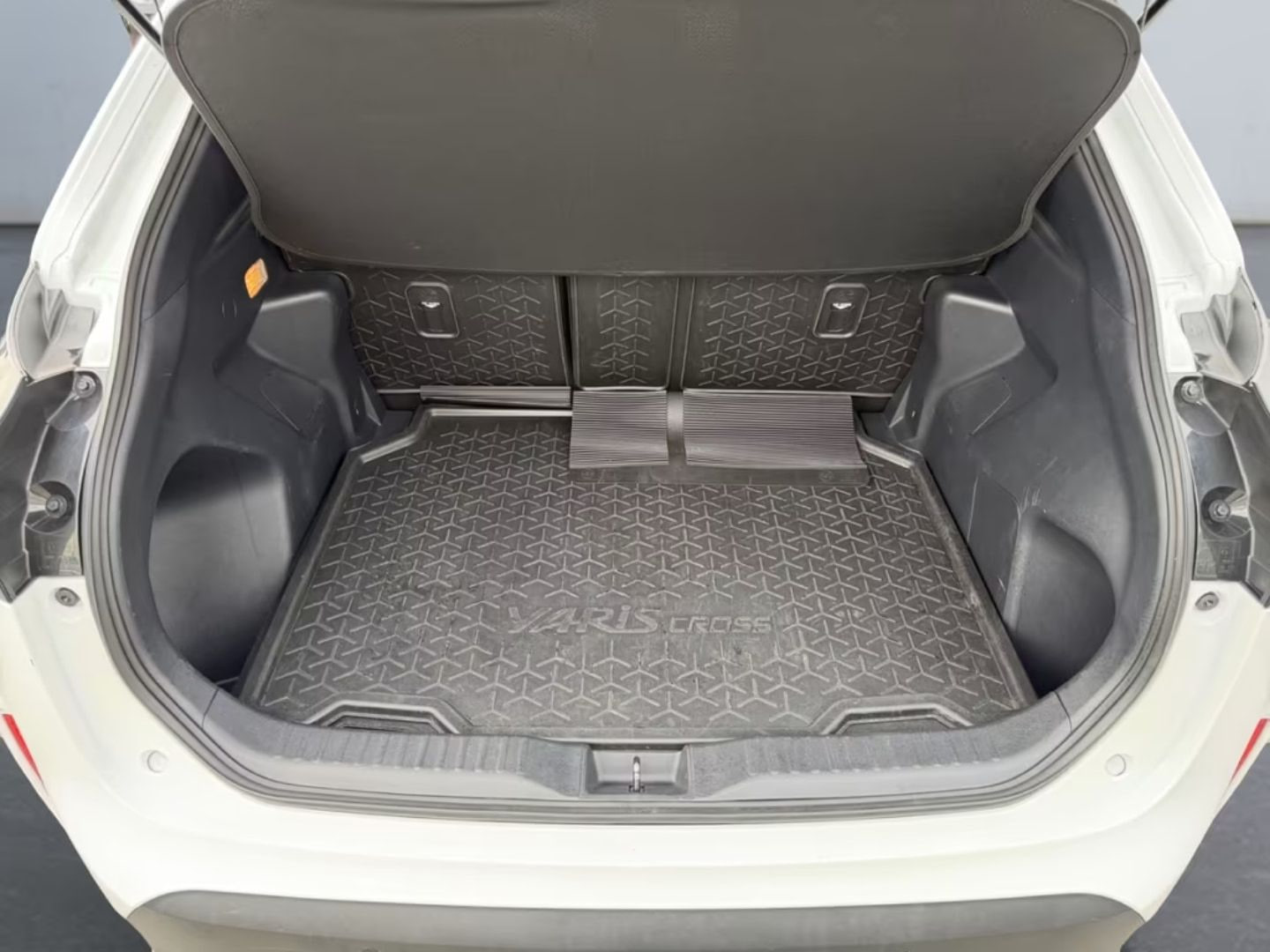 Toyota Yaris Cross — фото 12