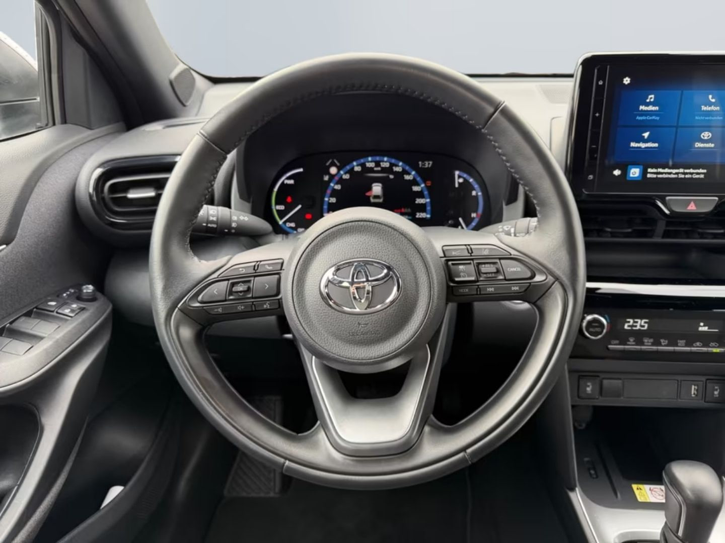 Toyota Yaris Cross — фото 13