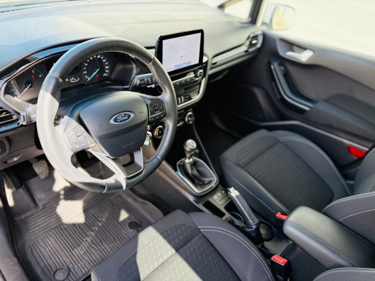 Ford Fiesta — фото 11