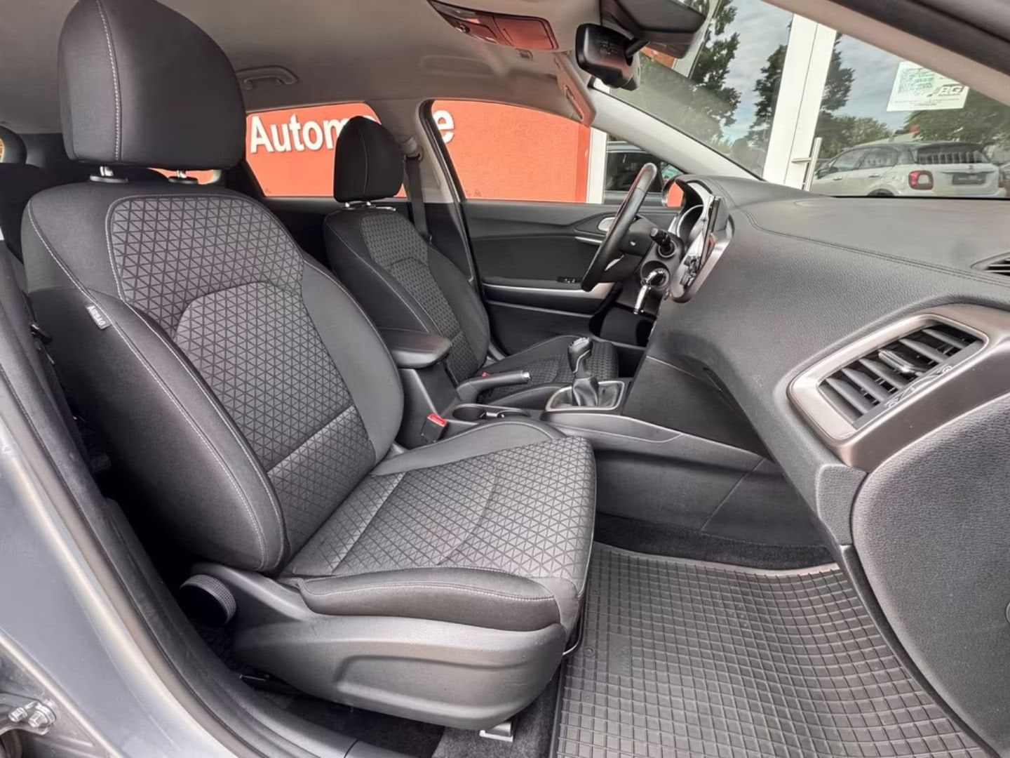 Kia cee'd Sportswagon — фото 9