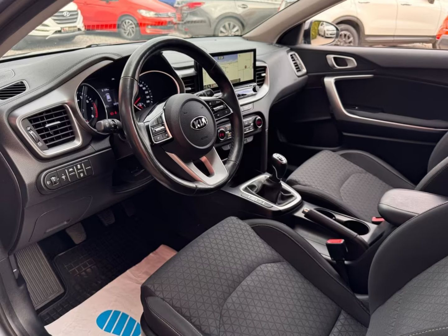 Kia cee'd Sportswagon — фото 10