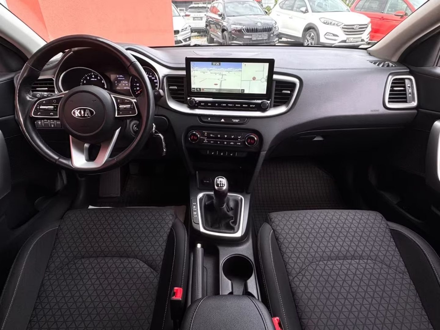 Kia cee'd Sportswagon — фото 13