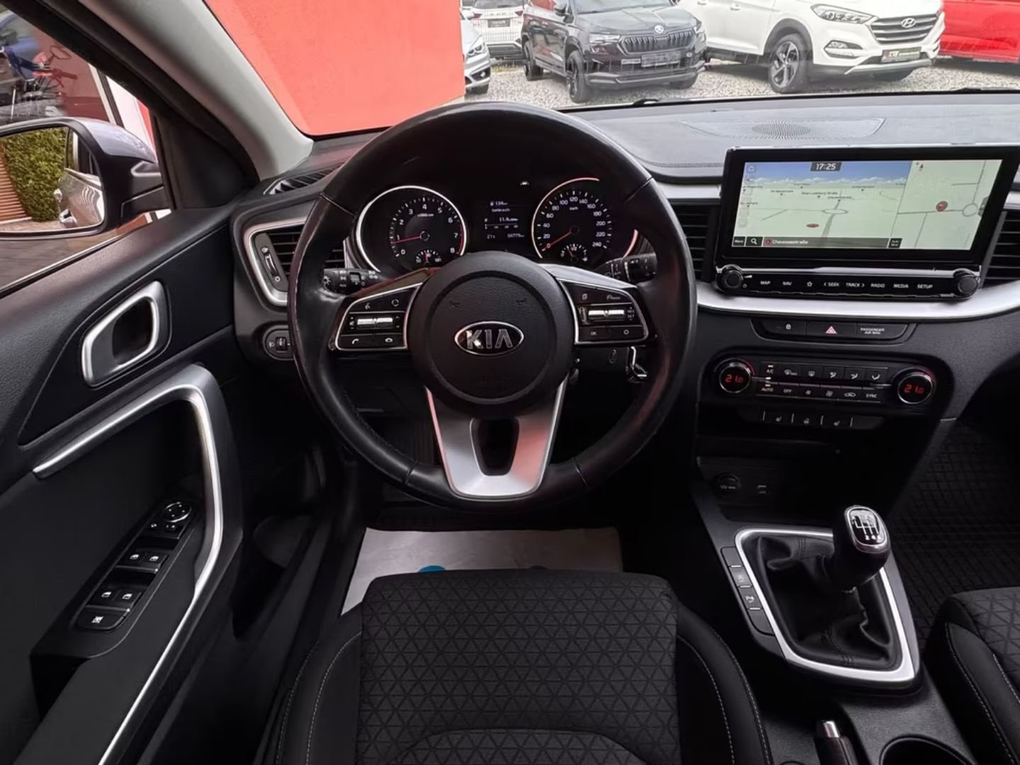 Kia cee'd Sportswagon — фото 15
