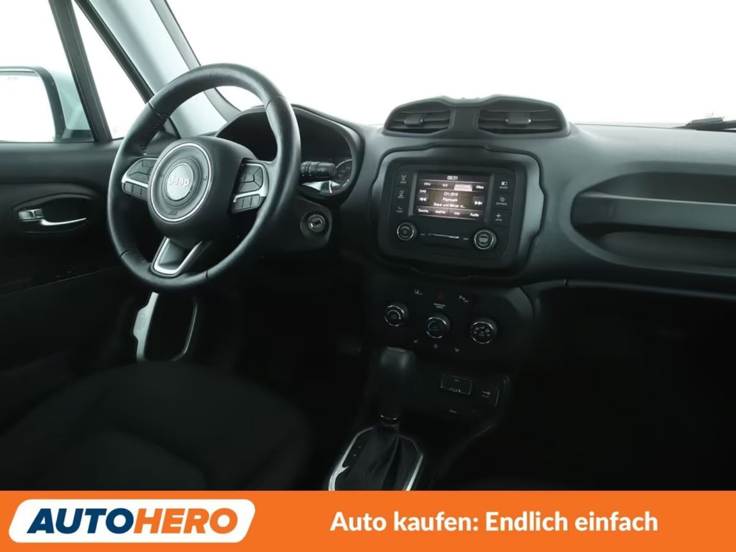 Jeep Renegade — фото 10