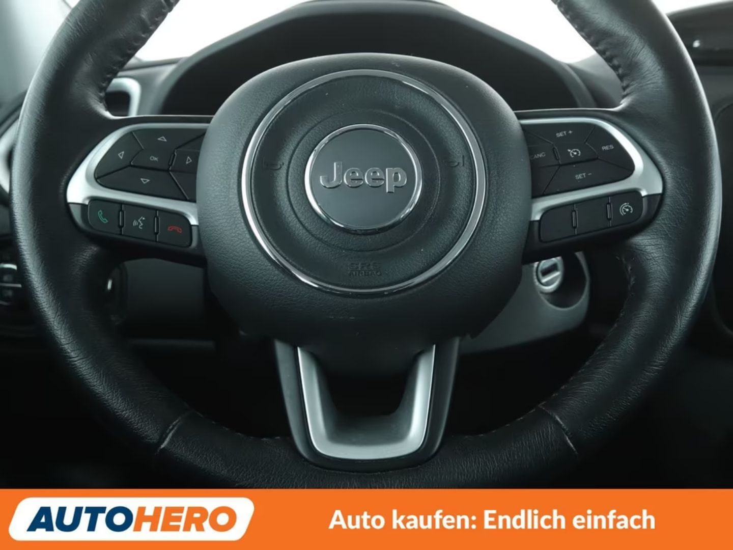 Jeep Renegade — фото 15