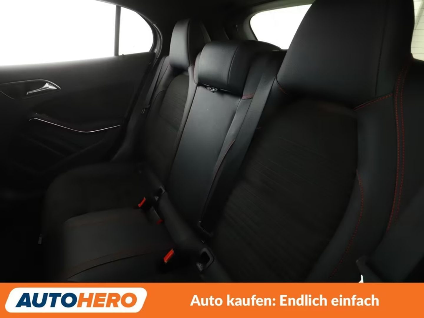 Mercedes-Benz GLA 200 — фото 14