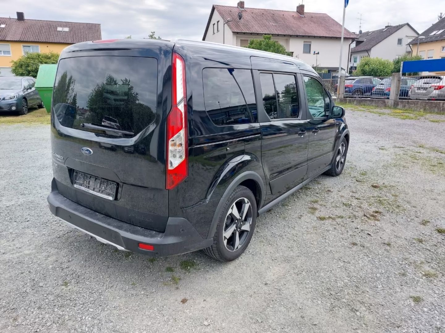 Ford Grand Tourneo — фото 2