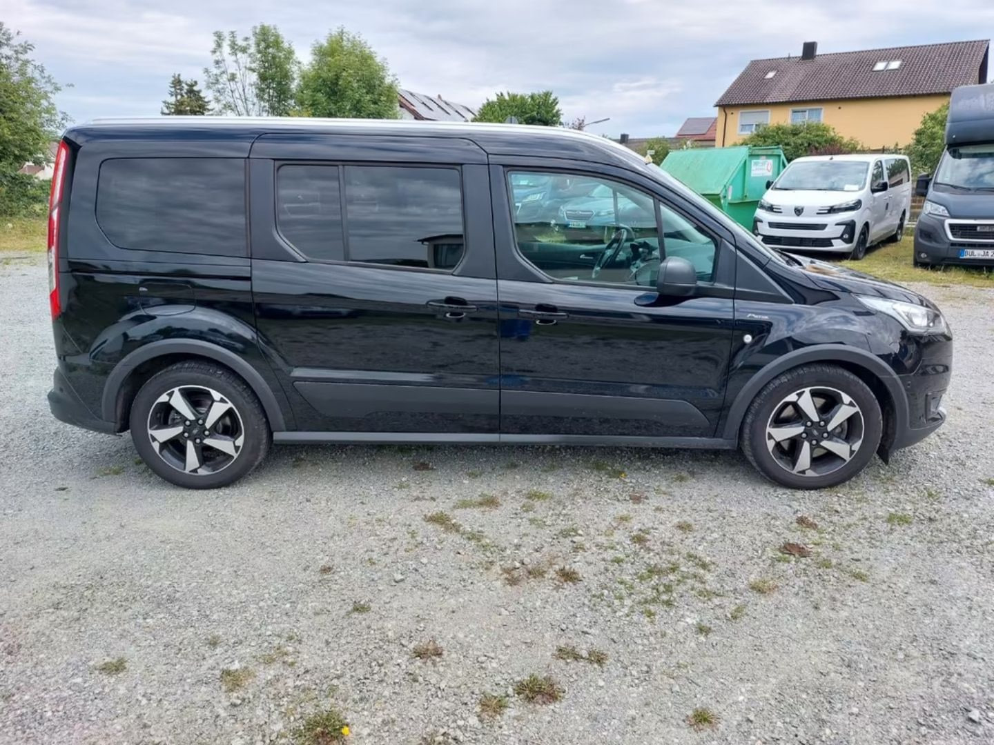 Ford Grand Tourneo — фото 6