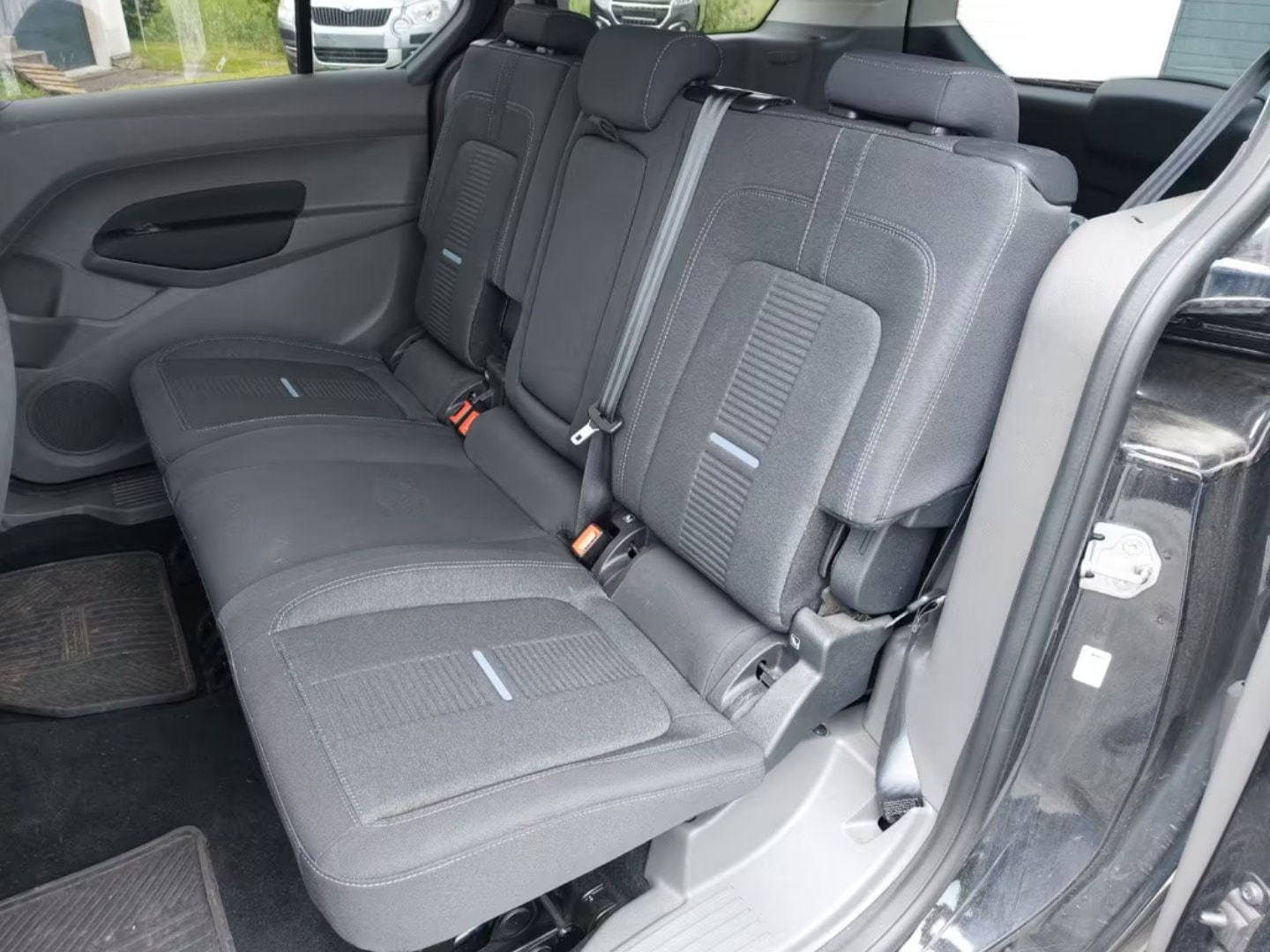 Ford Grand Tourneo — фото 9