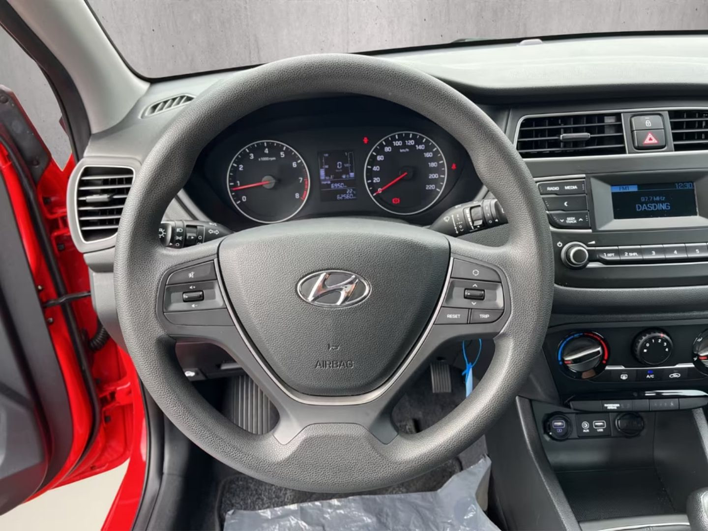 Hyundai i20 — фото 11