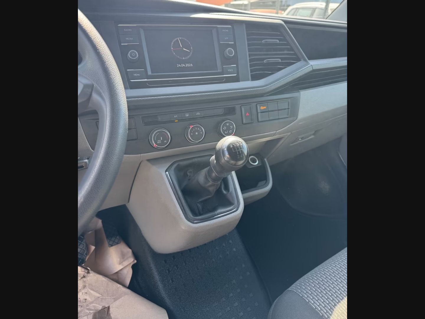 Volkswagen T6 Transporter — фото 10