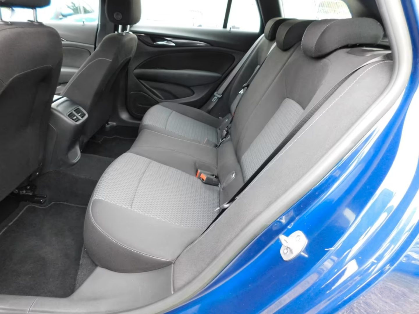 Opel Insignia — фото 8