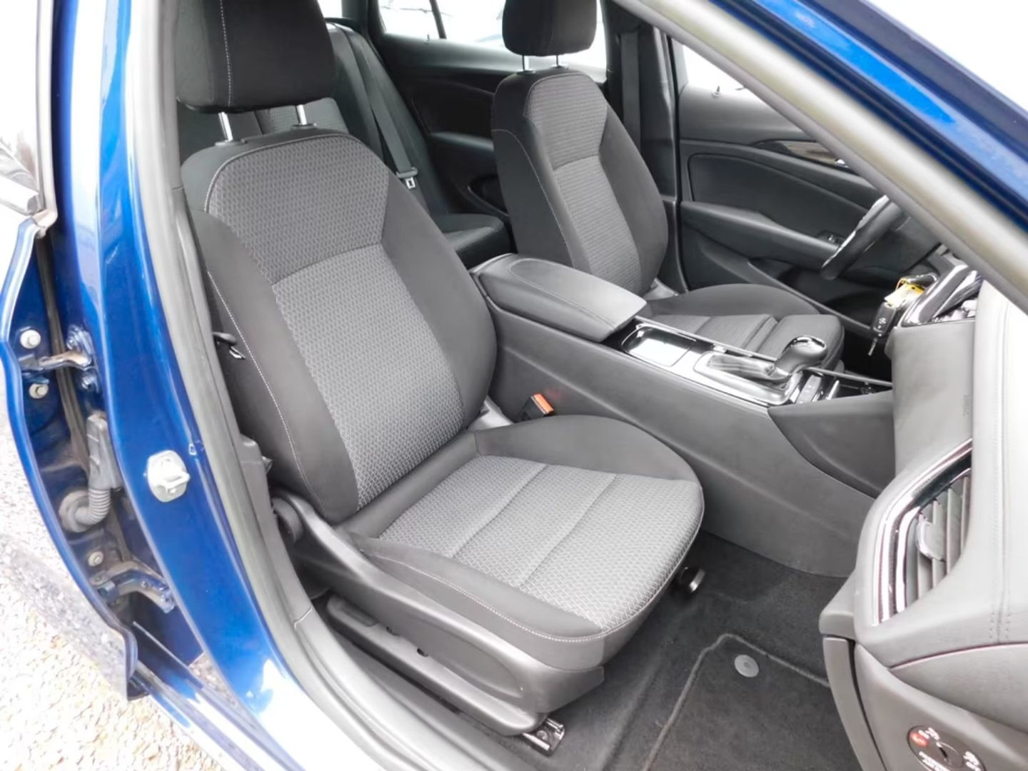 Opel Insignia — фото 14