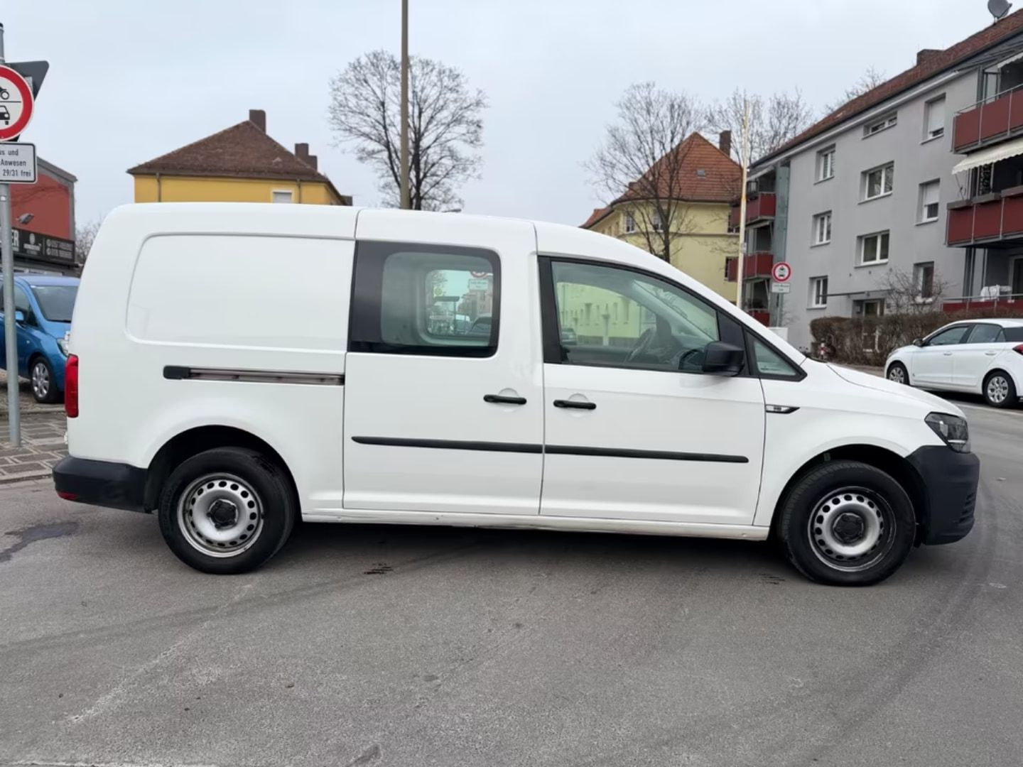 Volkswagen Caddy Maxi — фото 7