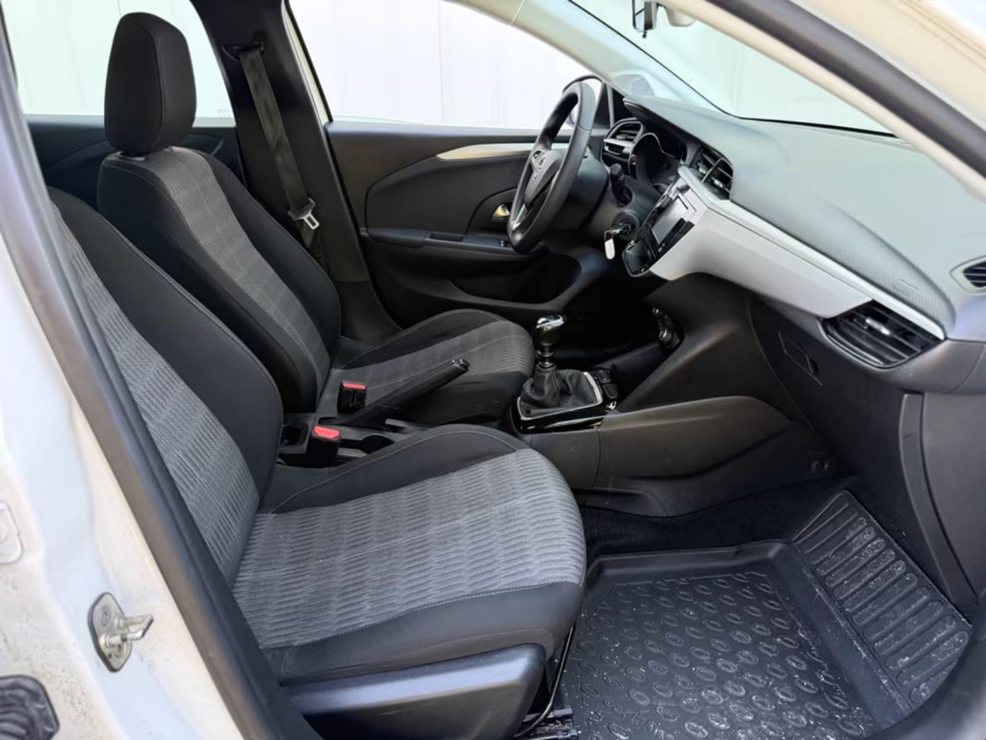 Opel Corsa — фото 3