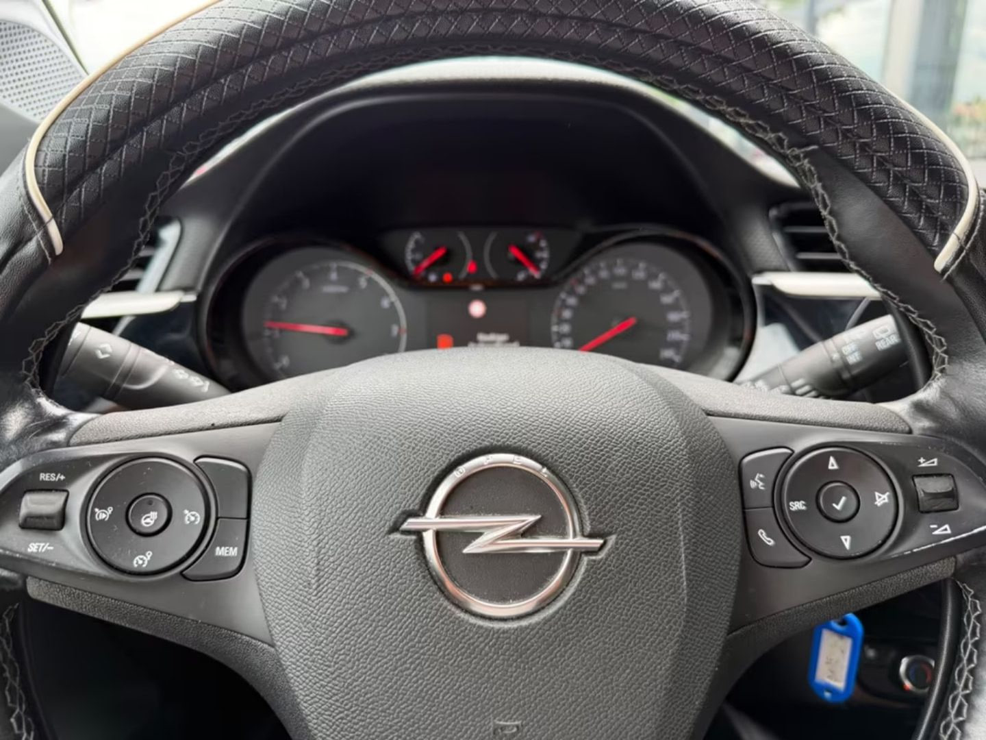 Opel Corsa — фото 8