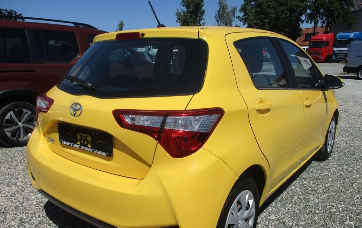 Toyota Yaris — фото 8