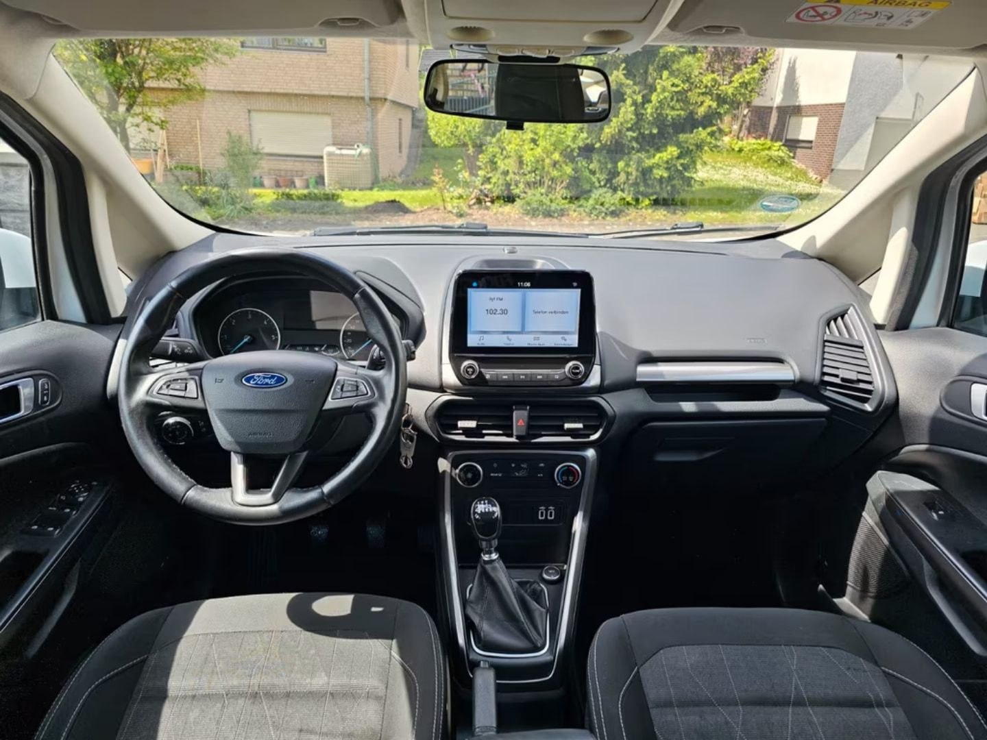 Ford EcoSport — фото 9