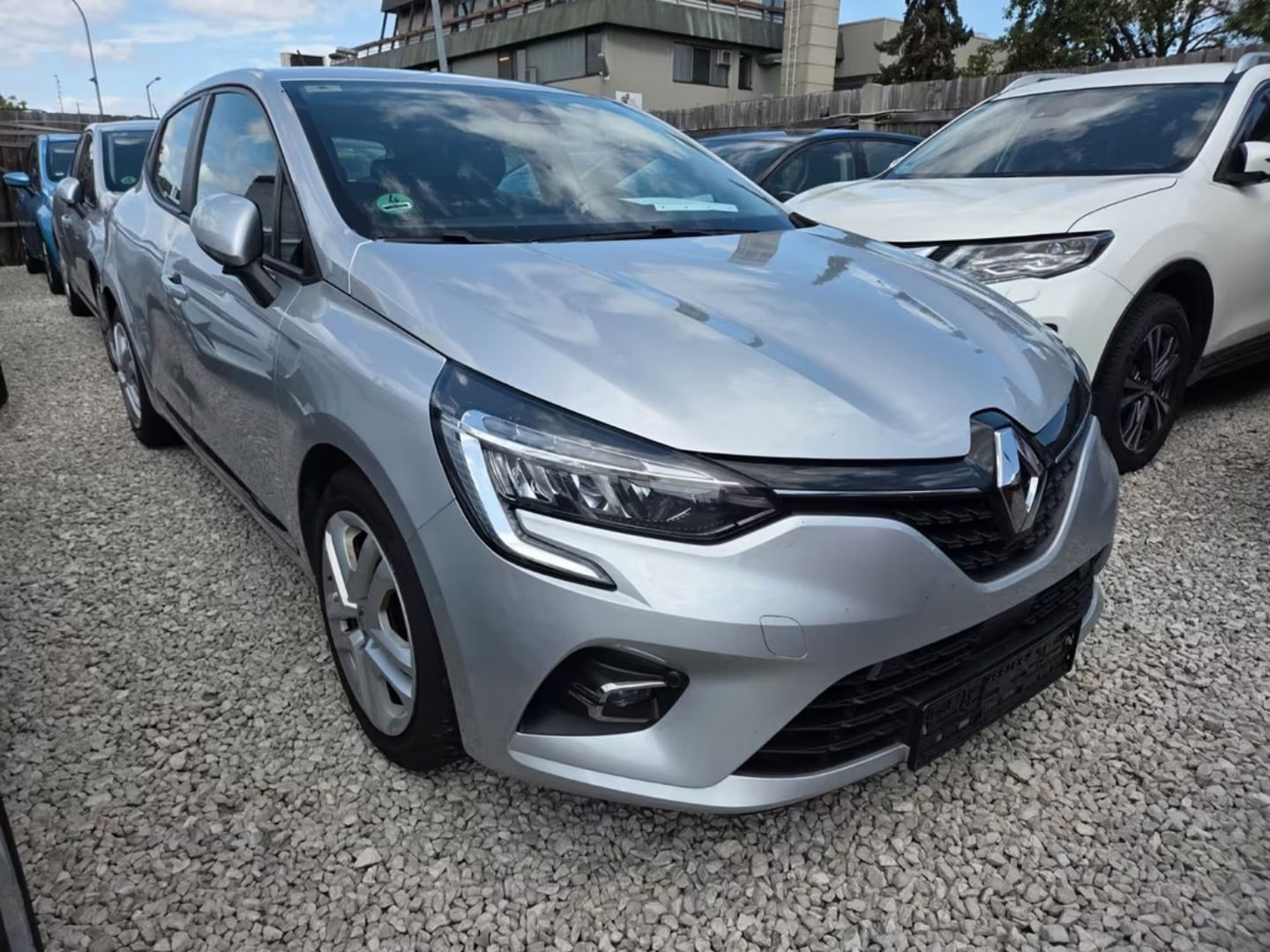 Renault Clio — фото 1