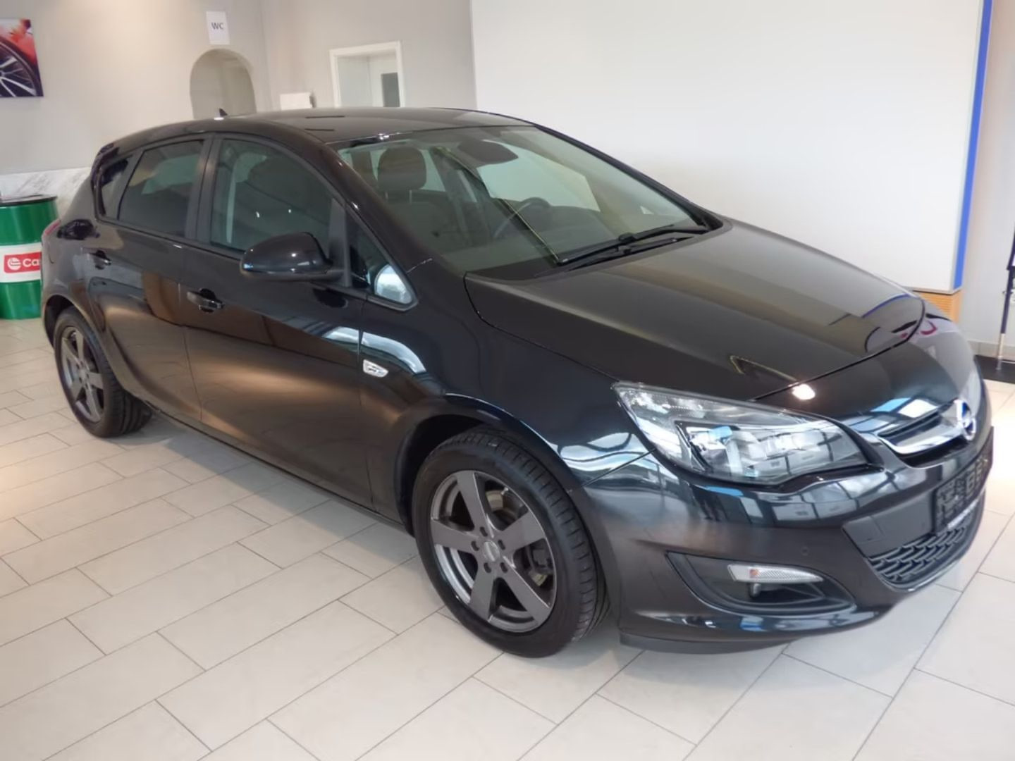 Opel Astra — фото 1