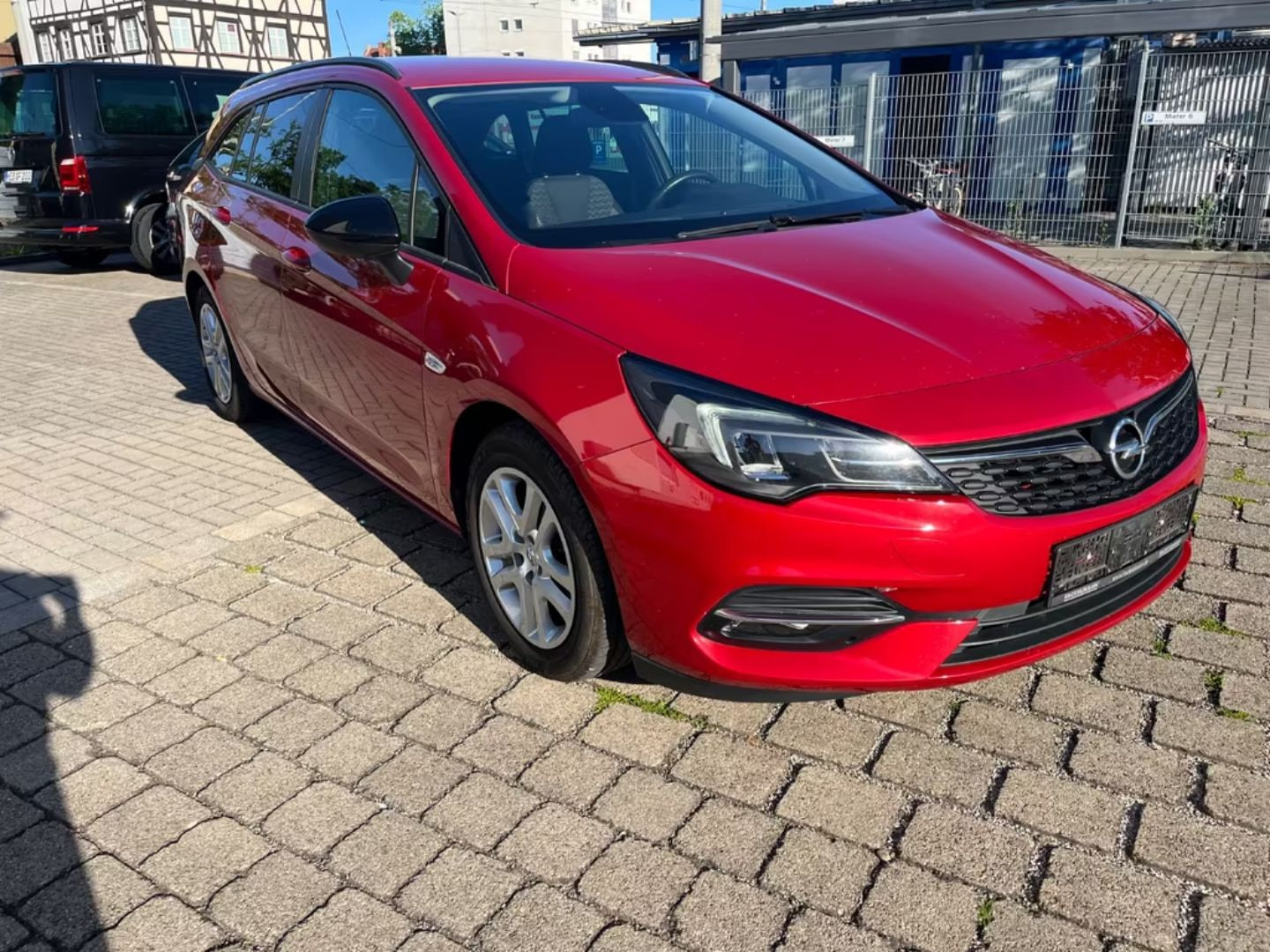 Opel Astra — фото 1