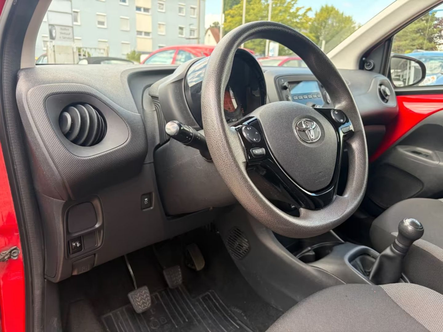 Toyota Aygo (X) — фото 10