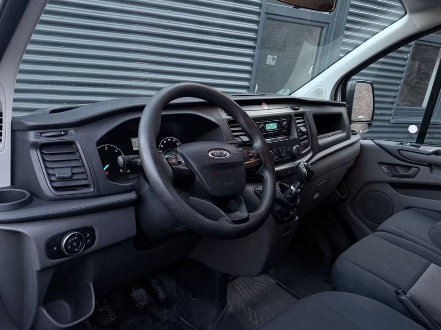 Ford Transit Custom — фото 10