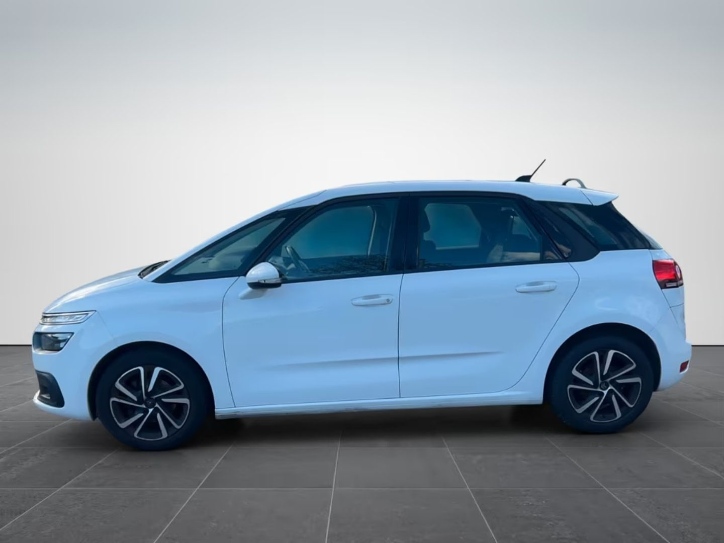 Citroen C4 Picasso — фото 1