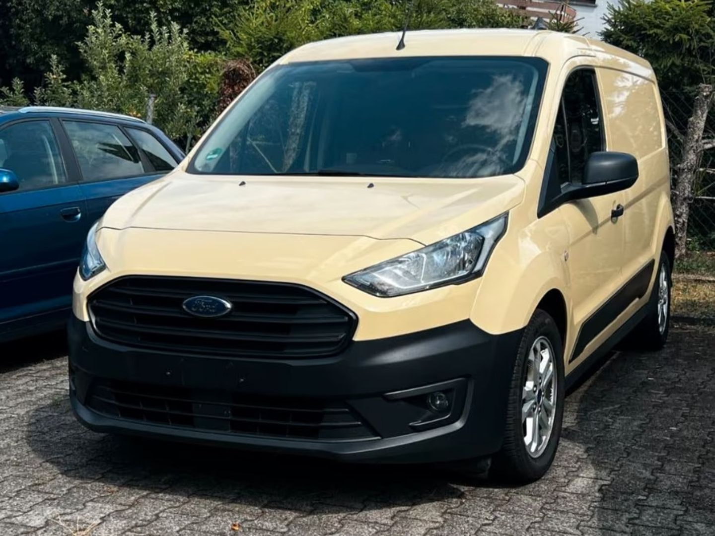 Ford Transit — фото 1