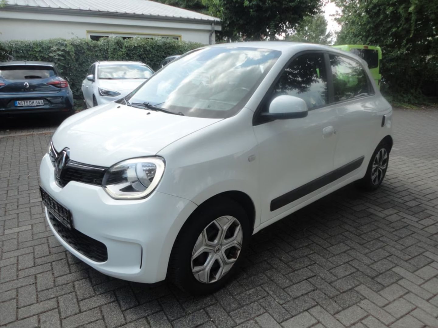 Renault Twingo — фото 1