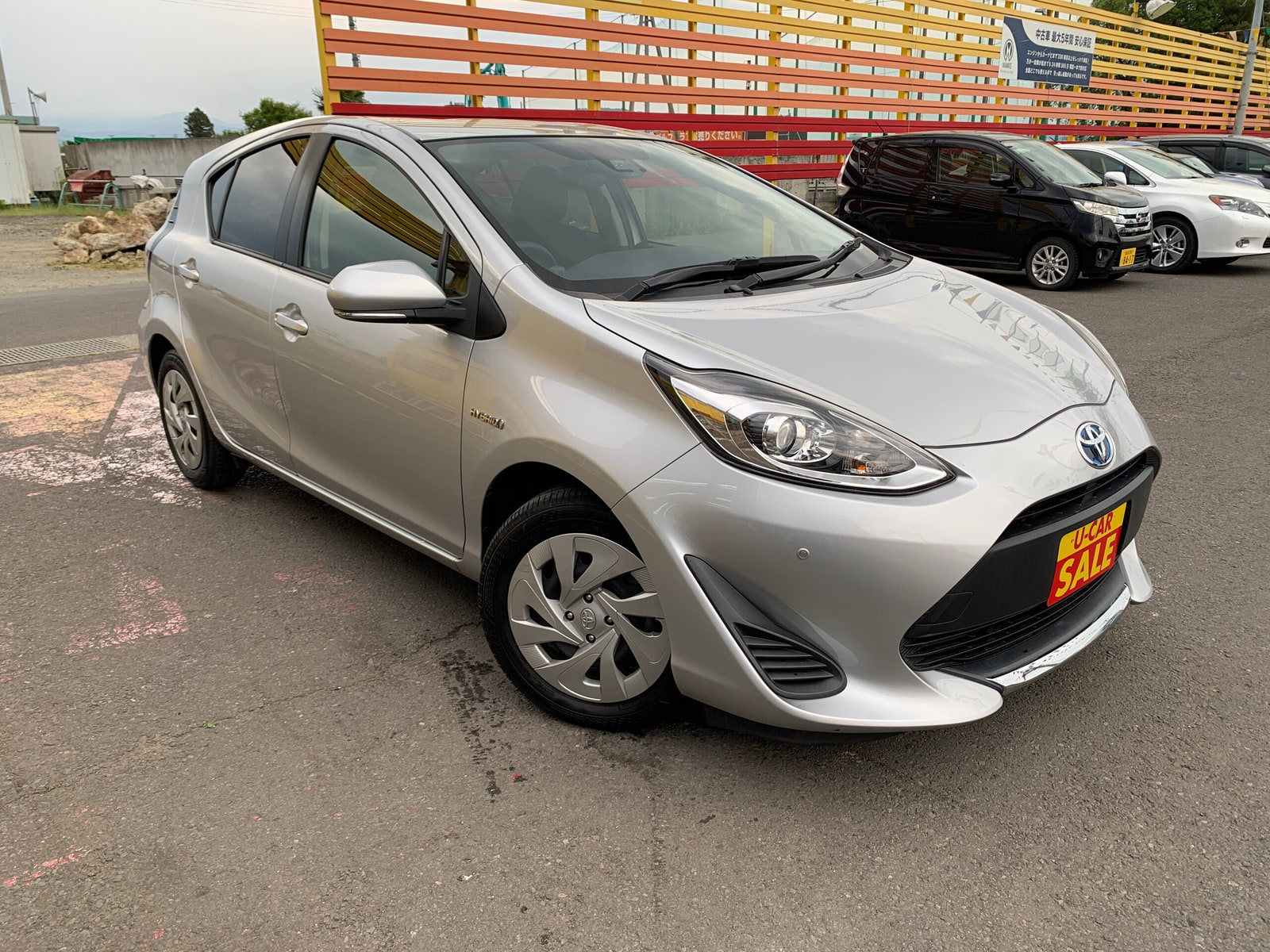 Toyota Aqua — фото 15