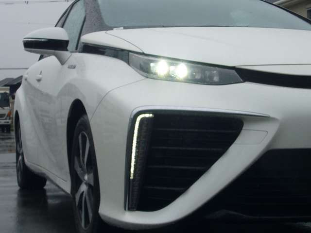 Toyota Mirai — фото 9