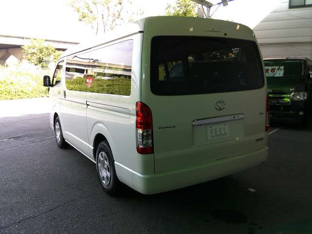 Toyota Hiace — фото 3