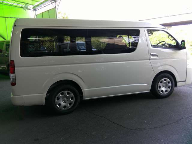 Toyota Hiace — фото 5