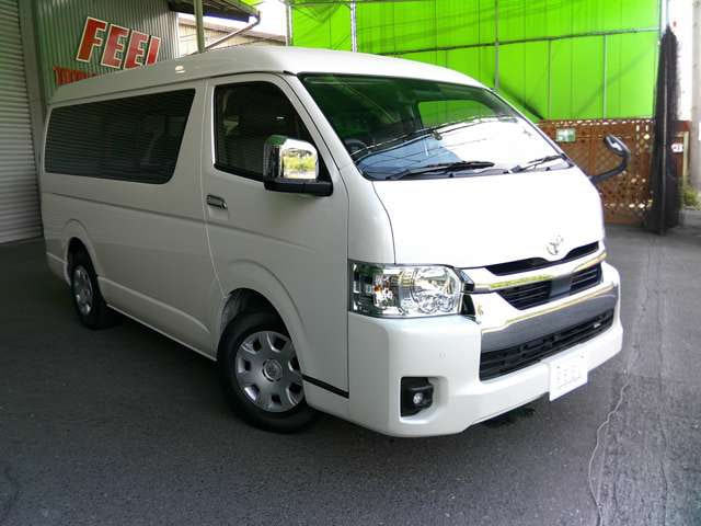 Toyota Hiace — фото 6