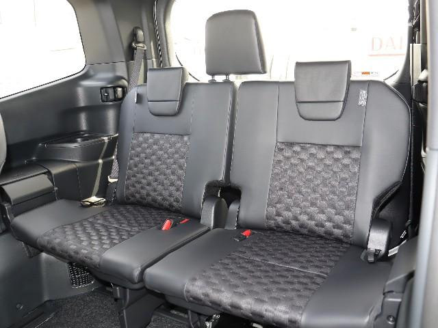 Toyota Voxy — фото 12