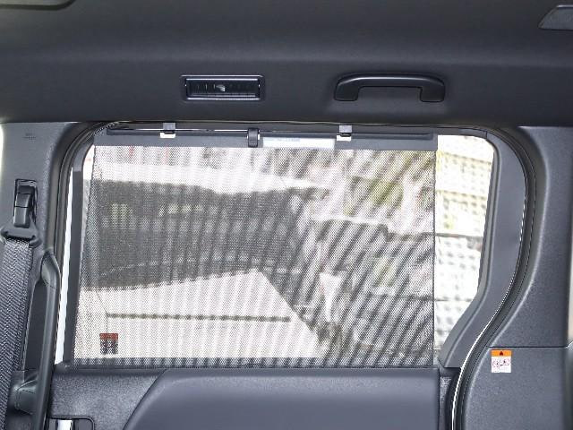 Toyota Voxy — фото 14