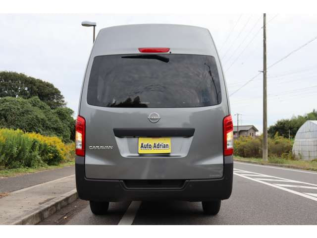 Nissan NV350 Caravan — фото 9